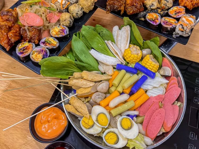 Ăn sập quán với 5+ địa điểm Buffet Tokbokki cực ngon tại Sài Gòn