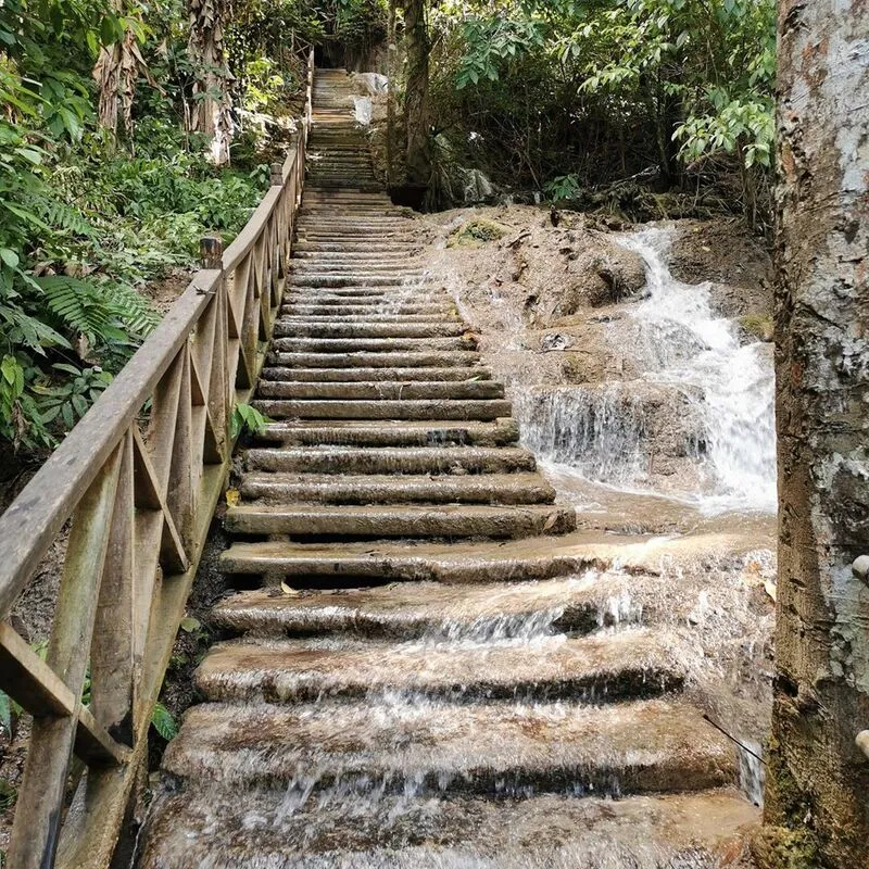 Chiêm ngưỡng vẻ đẹp thác Kuang Si, mỹ nhân xứ Luang Prabang