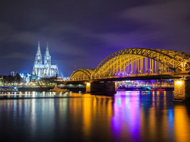 Khám phá Köln cổ kính bên dòng sông Rhine, Đức