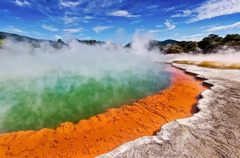 Khám phá Rotorua, thành phố độc đáo và kỳ lạ của New Zealand