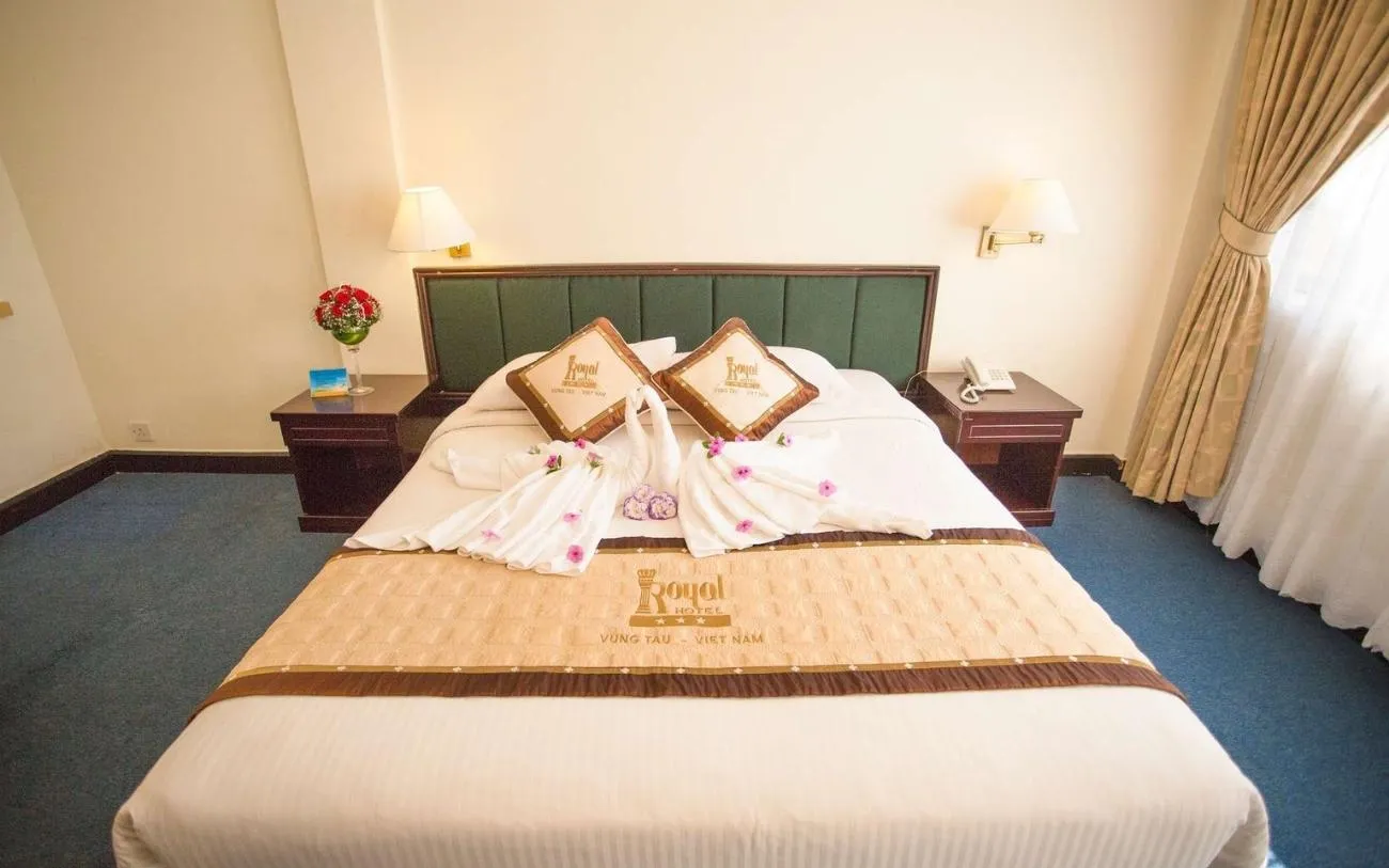 Không gian sang trọng chuẩn 3 sao của Royal Hotel