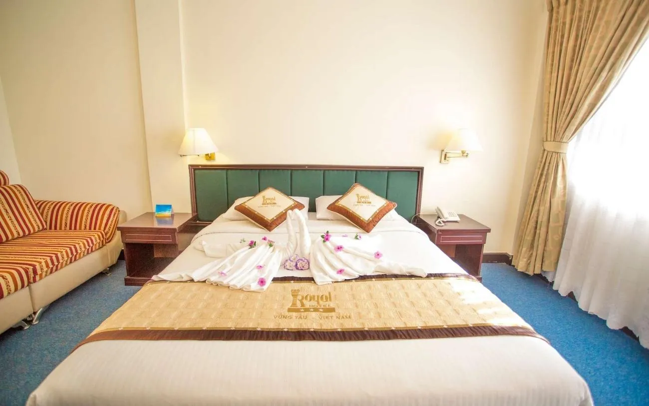 Không gian sang trọng chuẩn 3 sao của Royal Hotel