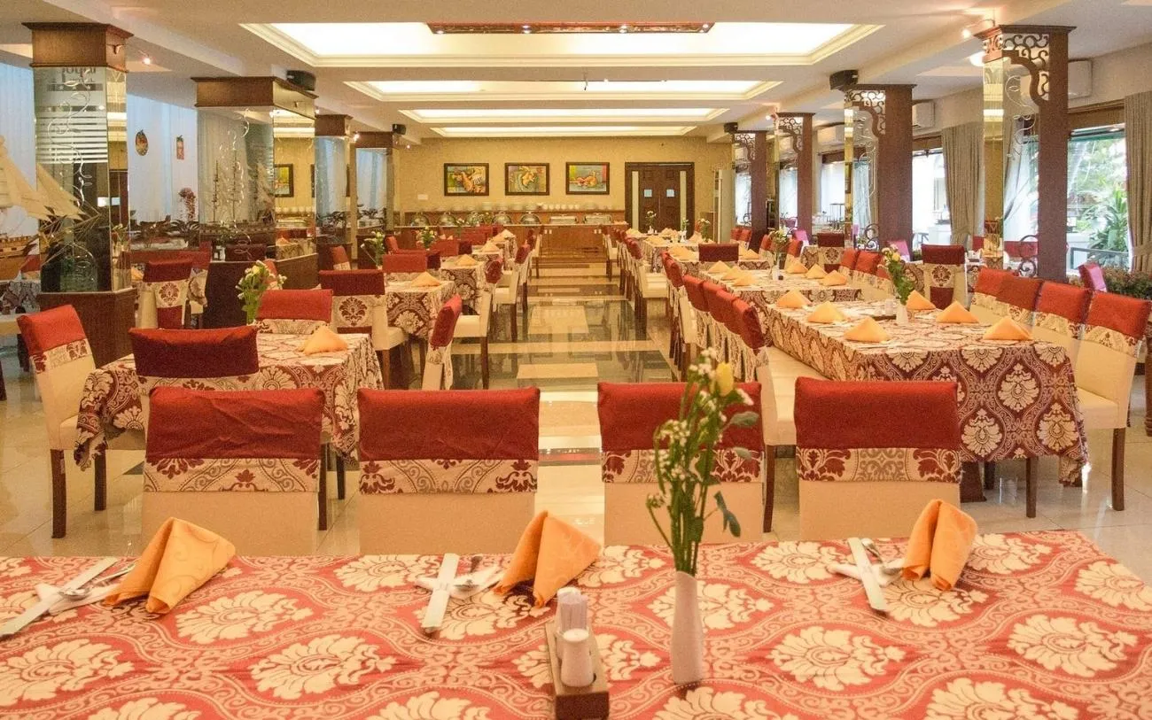 Không gian sang trọng chuẩn 3 sao của Royal Hotel