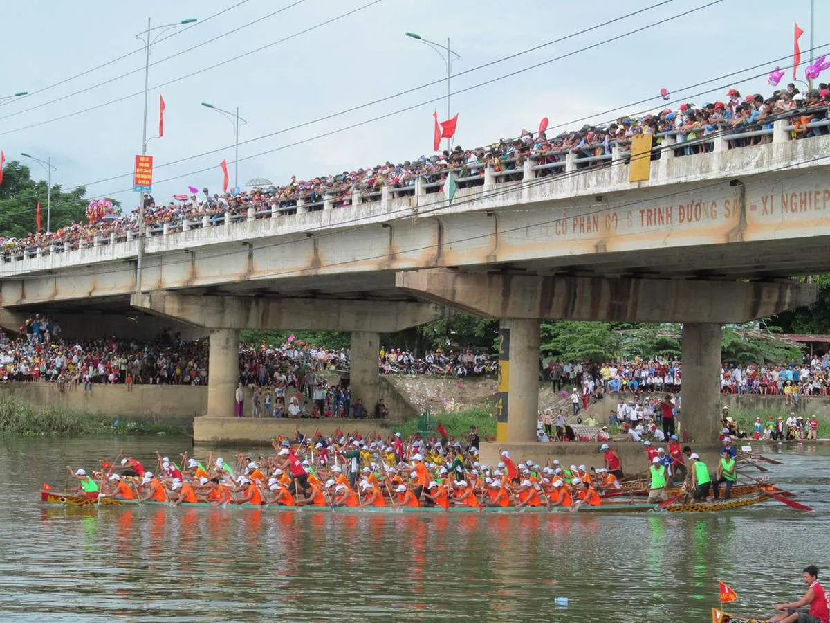 Lễ hội đua thuyền truyền thống Quảng Bình, nét văn hóa miền sông nước Lệ Thủy