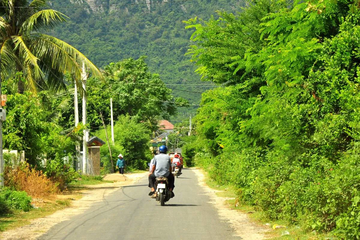 Ngất ngây trước vẻ đẹp hoang sơ, đầy lãng mạn của Vịnh Ninh Vân Nha Trang