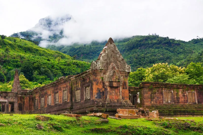 Ngôi đền Wat Phou linh thiêng và cổ xưa nhất tại Lào