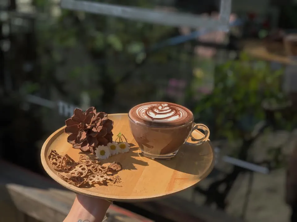 Nhà Lồng Coffee – Quán café lung linh với view thung lũng cực đẹp