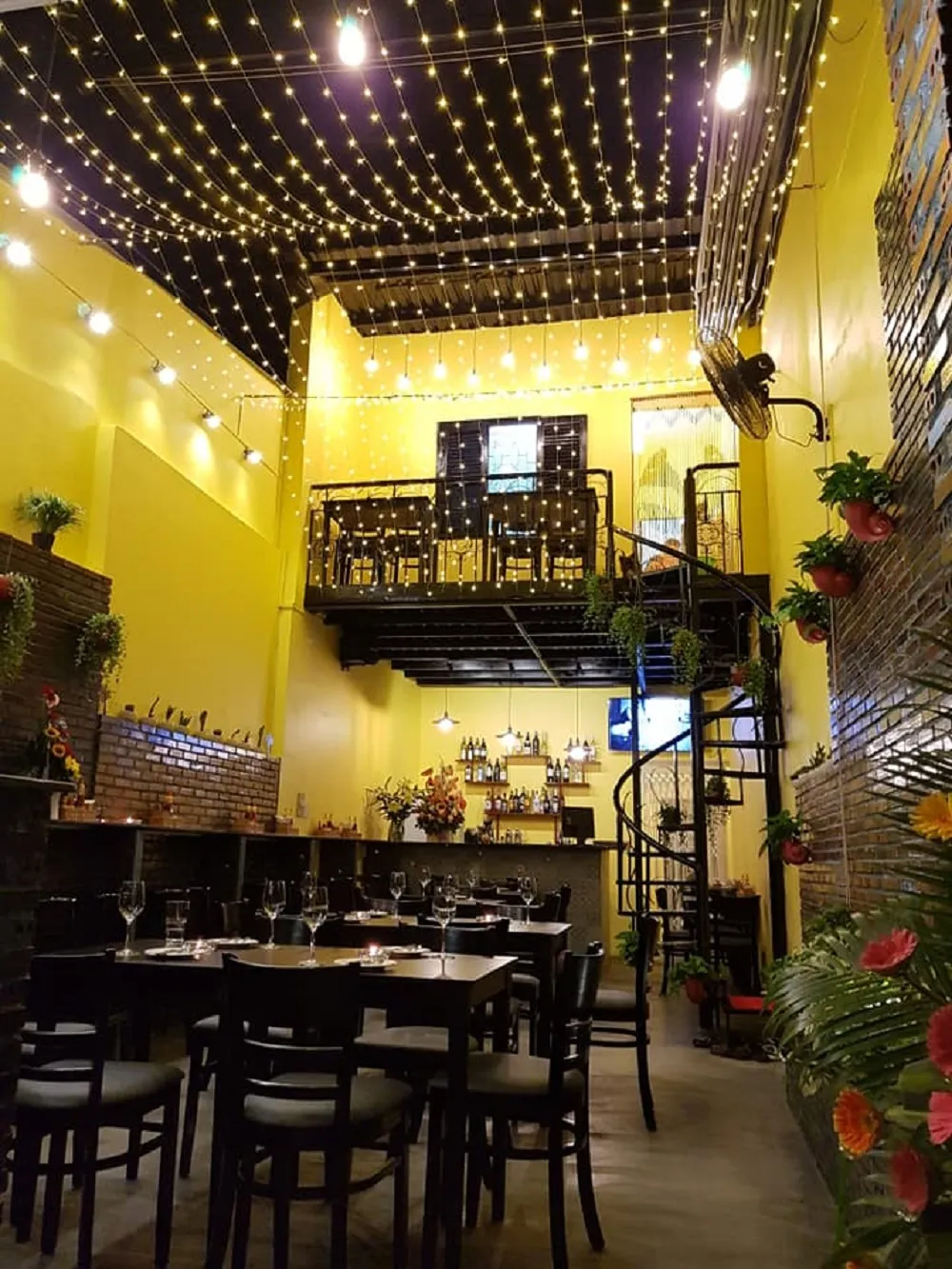 Simple Restaurant & Pub – Địa điểm giao thoa văn hóa ẩm thực Á Âu