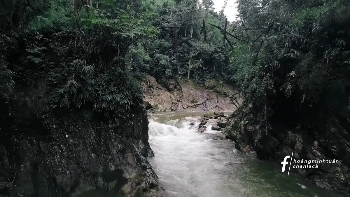 Thử một ngày làm thanh niên vùng cao cùng Chan La Cà tại Sapa