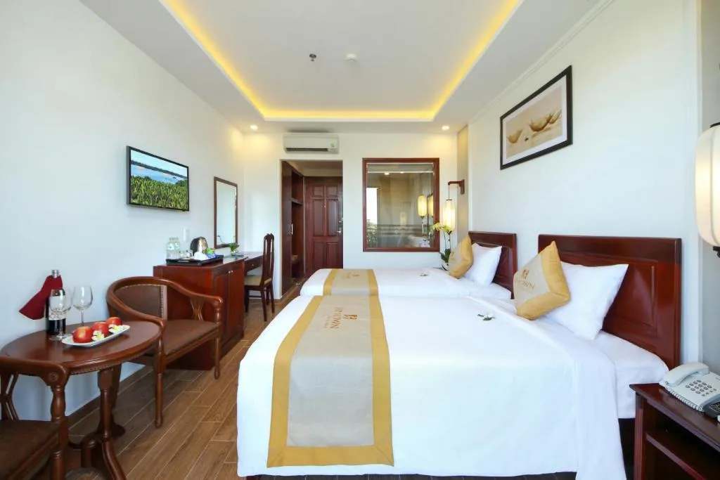 Uptown Hoi An Hotel – Sở hữu hồ bơi tuyệt đẹp trên sân thượng khiến bạn phải choáng ngợp