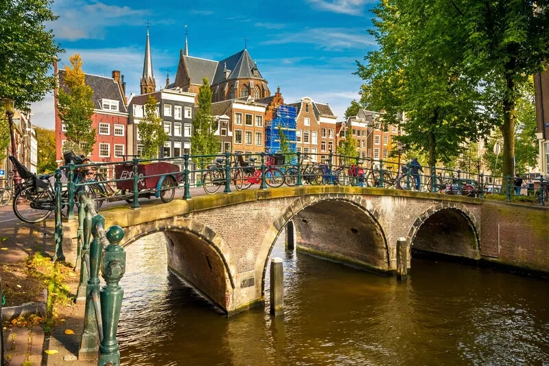 Amsterdam Hà Lan, thành phố cổ kính với vẻ đẹp trữ tình