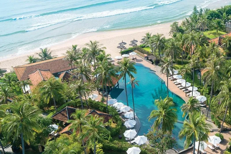 Bãi biển Đồi Dương hiền hòa sóng vỗ ngay trung tâm Phan Thiết