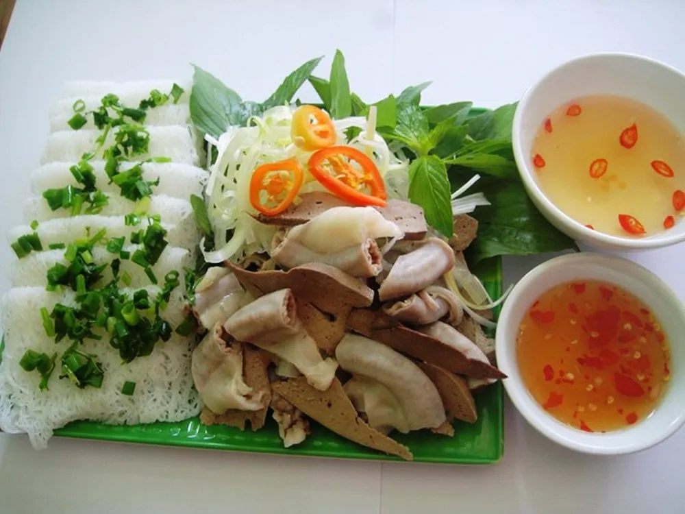 Bánh ướt chả bò và bánh hỏi lòng heo Phú Yên – Kỳ phùng địch thủ trong danh sách món ngon Xứ Nẫu