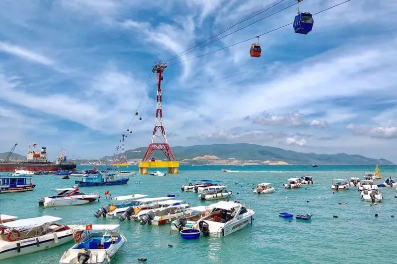 Cáp treo Vinpearl Nha Trang đưa bạn “bay” giữa đại dương và bầu trời