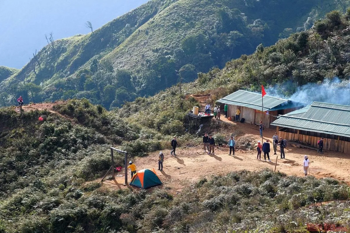 Chẳng còn lo trekking khó khăn nhờ Hướng dẫn leo Tà Chì Nhù chi tiết