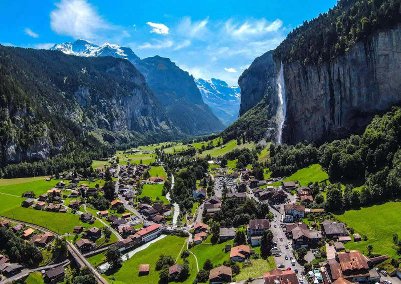 Check in làng Lauterbrunnen Thụy Sĩ thơ mộng, đẹp đắm say