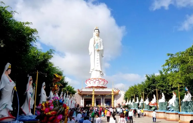 Chiêm bái tượng Mẹ Đông Hải linh thiêng tại chùa Hưng Thiện