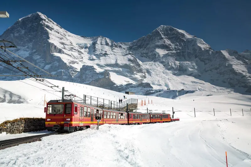 Chinh phục đỉnh Jungfraujoc chiêm ngưỡng thiên nhiên kỳ vĩ