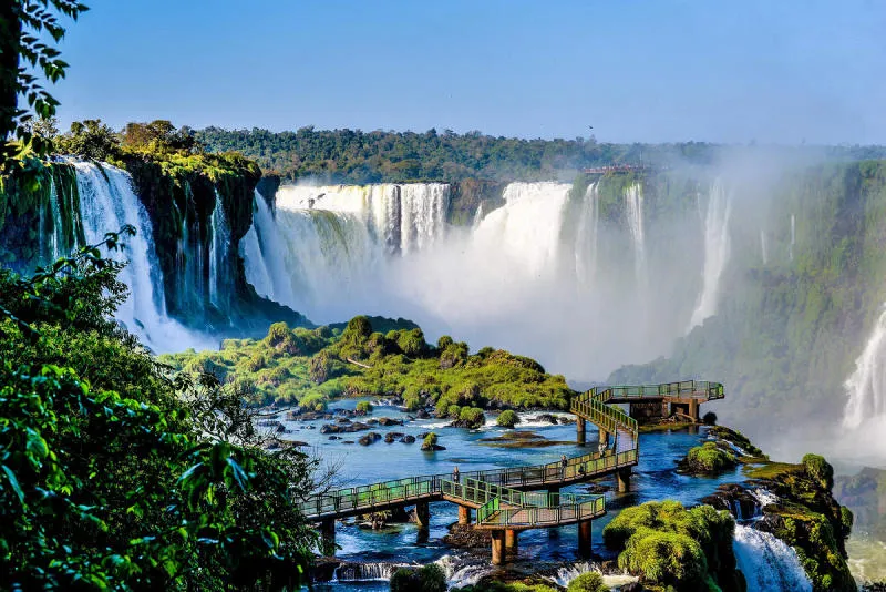 Chinh phục thác Iguazu hùng vĩ với vẻ đẹp đầy ấn tượng