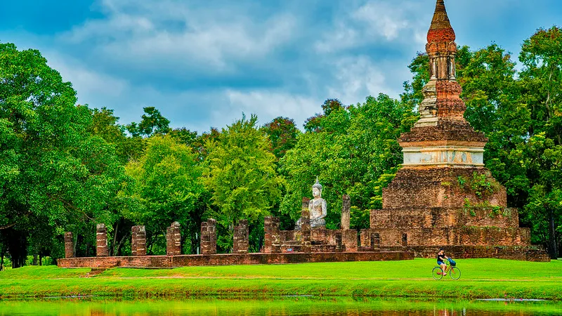 Cố đô Sukhothai nơi đón bình minh của hạnh phúc tại Thái Lan