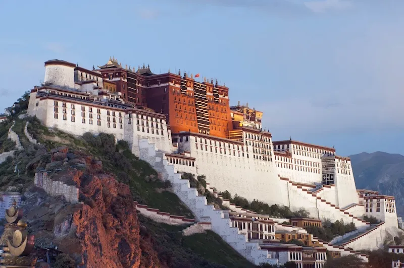 Cung điện Potala, tòa thành văn hóa Phật giáo tại Tây Tạng