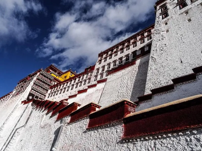 Cung điện Potala, tòa thành văn hóa Phật giáo tại Tây Tạng