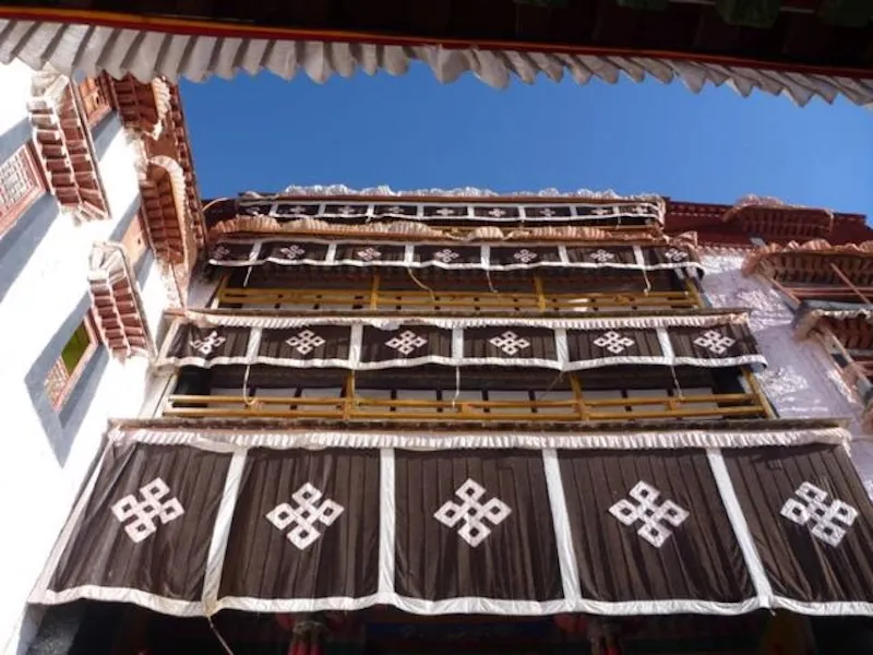 Cung điện Potala, tòa thành văn hóa Phật giáo tại Tây Tạng