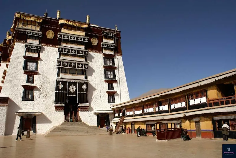 Cung điện Potala, tòa thành văn hóa Phật giáo tại Tây Tạng