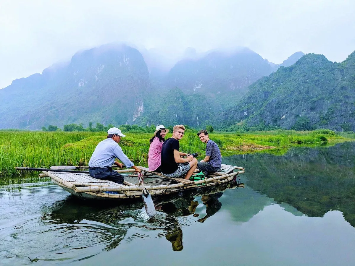 Cùng MIA.vn mở ra 7 địa điểm khám phá Ninh Bình buổi sáng