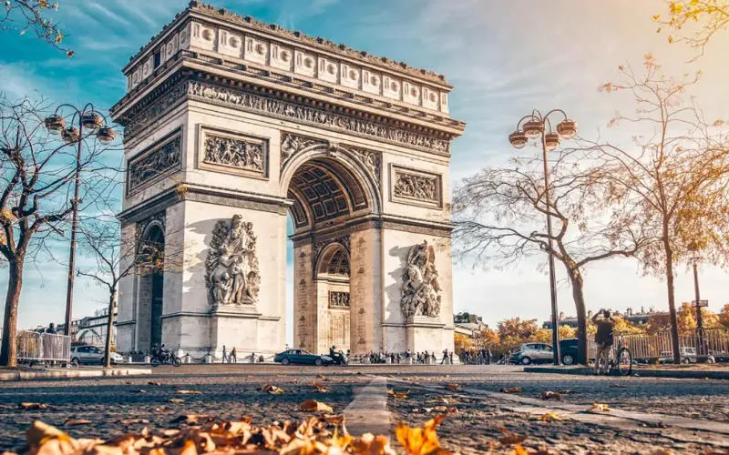 Đắm say trước thủ đô Paris lãng mạn, thơ mộng tại Pháp