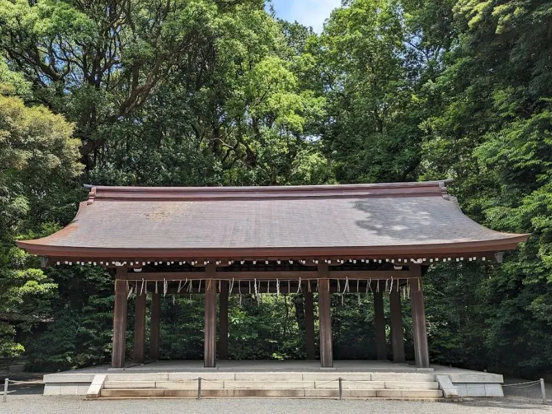 Dạo bước quanh ngôi đền Meiji Jingu đầy linh thiêng của Nhật Bản