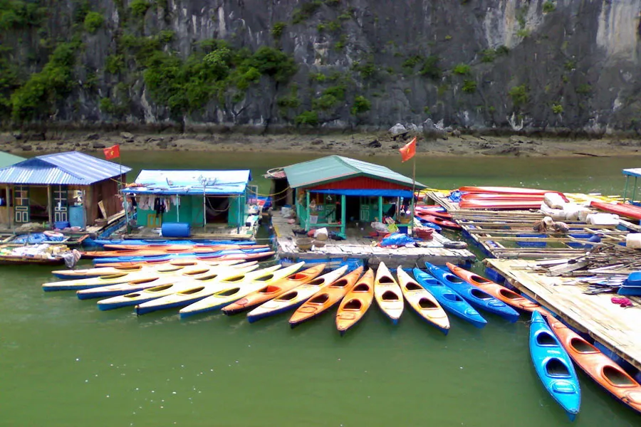 Đặt chân đến làng chài Ba Hang – Nhỏ bé, yên bình và thơ mộng