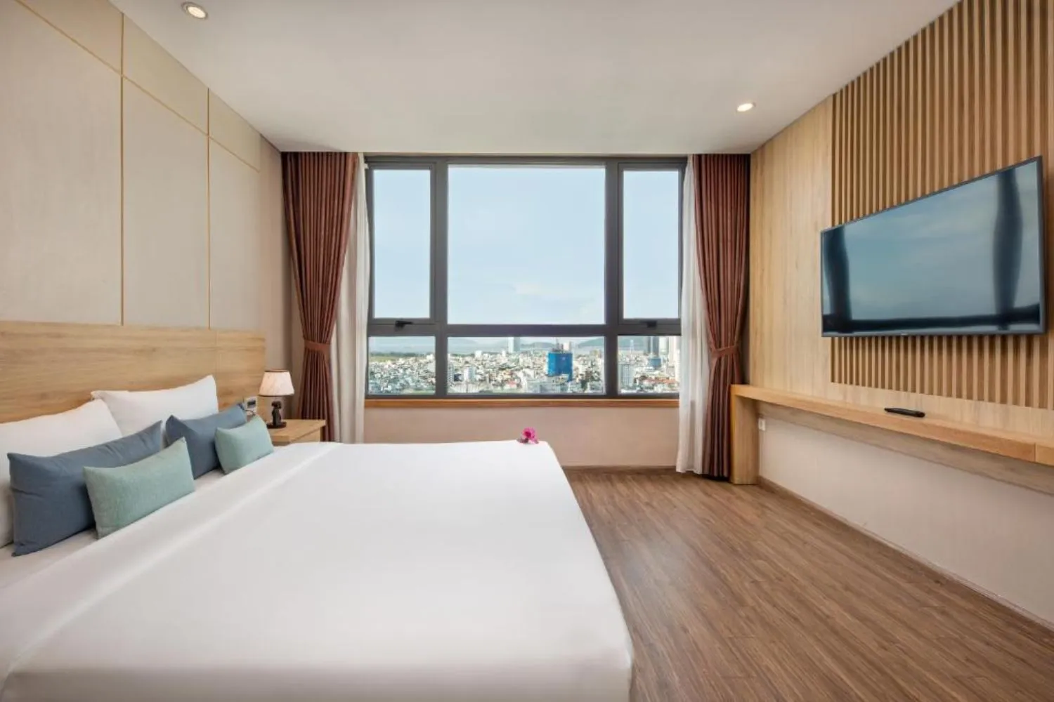 Đến GIC Luxury Hotel And Spa tận hưởng vẻ đẹp biển cả