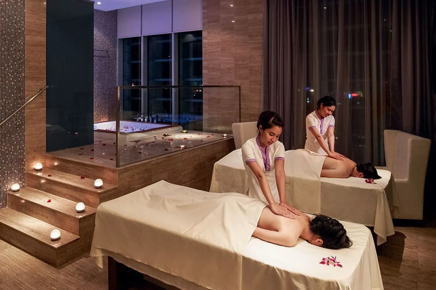 Đến GIC Luxury Hotel And Spa tận hưởng vẻ đẹp biển cả