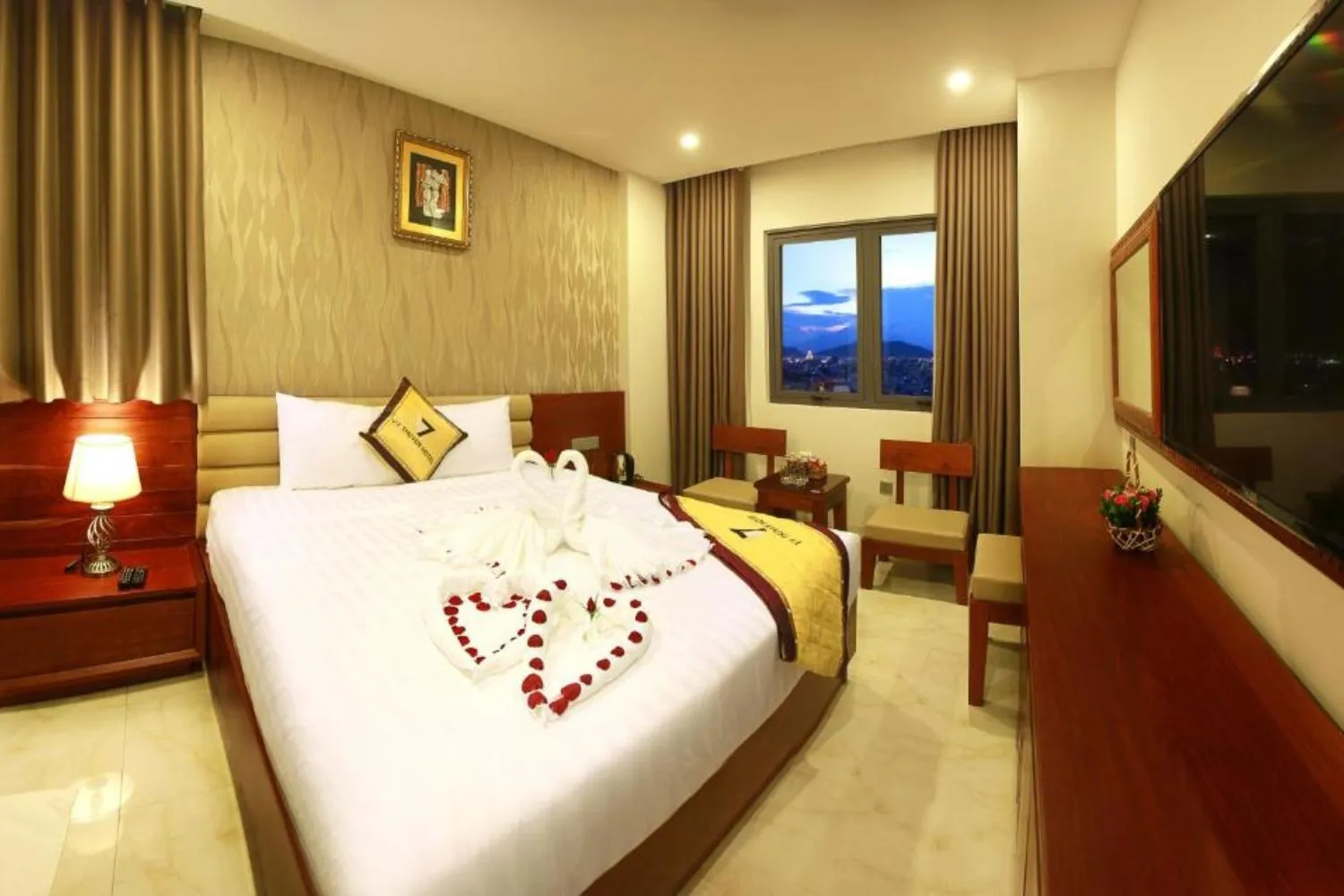 Đến Vy Thuyen Hotel để trải nghiệm thành phố biển xanh tại Đà Nẵng