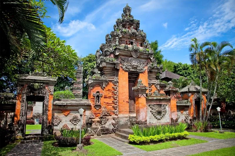 Denpasar, bản giao hưởng truyền thống và hiện đại tại Bali