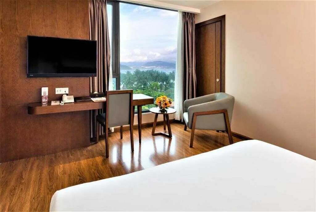 DTX Hotel Nha Trang – Nơi nghỉ dưỡng 4 sao sở hữu hồ bơi chân mây hướng thẳng vịnh Nha Trang