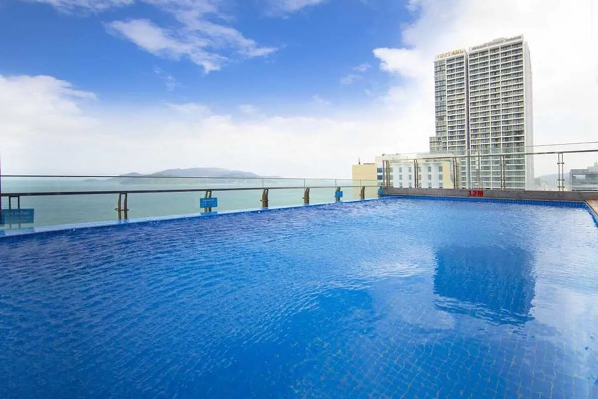 DTX Hotel Nha Trang – Nơi nghỉ dưỡng 4 sao sở hữu hồ bơi chân mây hướng thẳng vịnh Nha Trang