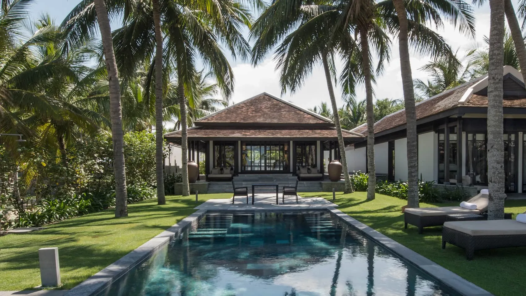 Four Seasons Resort The Nam Hai Hoi An – Khách sạn 5 sao bên bờ phố Hội