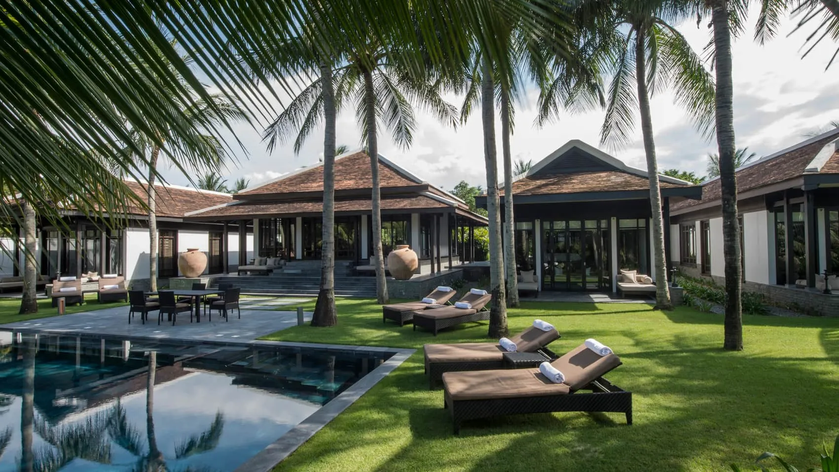 Four Seasons Resort The Nam Hai Hoi An – Khách sạn 5 sao bên bờ phố Hội