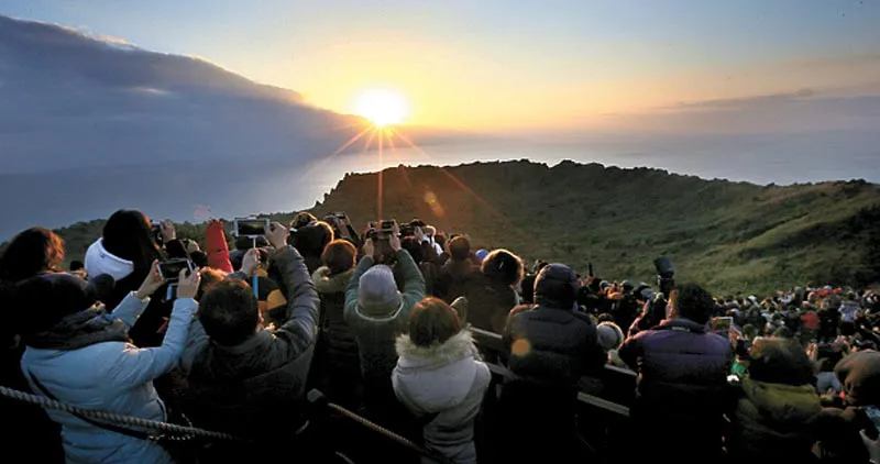 Ghé thăm Seongsan Ilchulbong, khám phá núi lửa tuyệt đẹp của Jeju