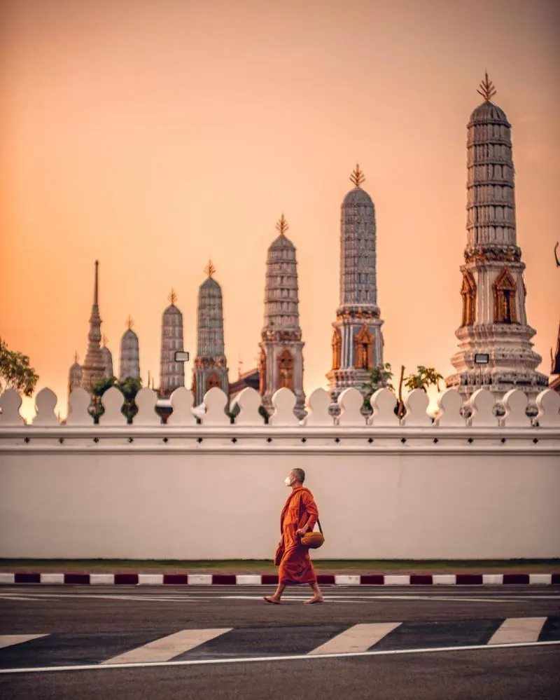 Ghé thăm Wat Phra Kaew để chiêm ngưỡng quốc bảo Thái Lan