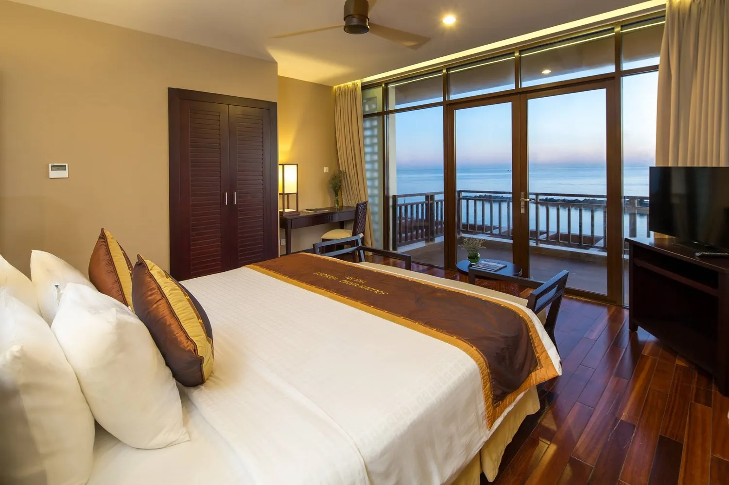 Golden Sand Resort and Spa – Khu nghỉ dưỡng 5 sao có bể bơi dài nhất miền Trung Việt Nam