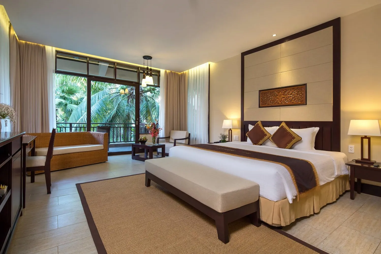 Golden Sand Resort and Spa – Khu nghỉ dưỡng 5 sao có bể bơi dài nhất miền Trung Việt Nam