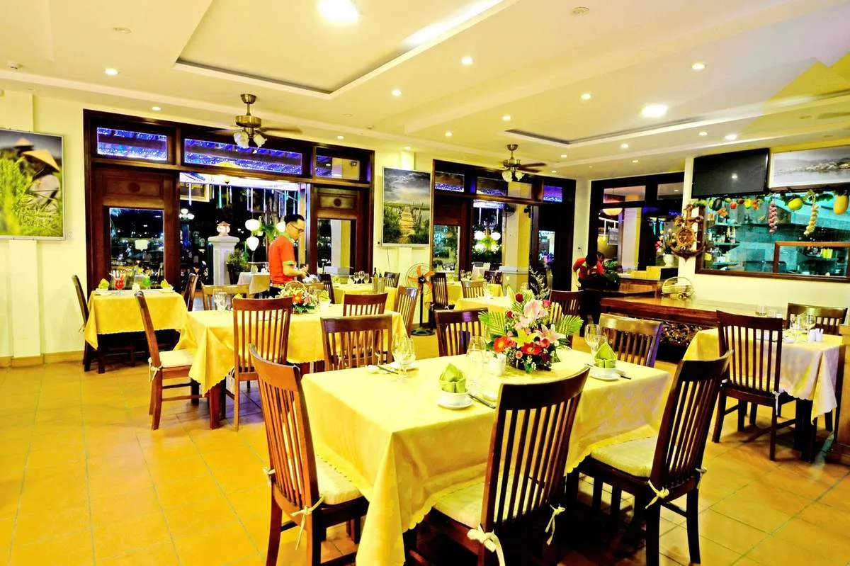 Green Heaven Restaurant Hoi An – Nhà hàng sở hữu tầm nhìn tuyệt đẹp nhìn ra quảng trường sông Hoài