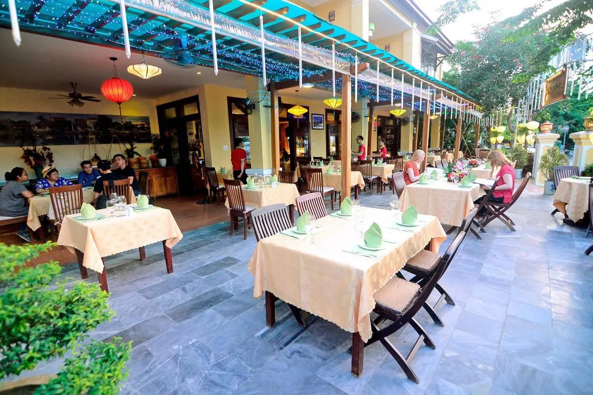 Green Heaven Restaurant Hoi An – Nhà hàng sở hữu tầm nhìn tuyệt đẹp nhìn ra quảng trường sông Hoài