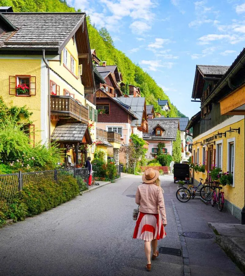 Hallstatt, thị trấn ven hồ đẹp nhất thế giới tại Áo