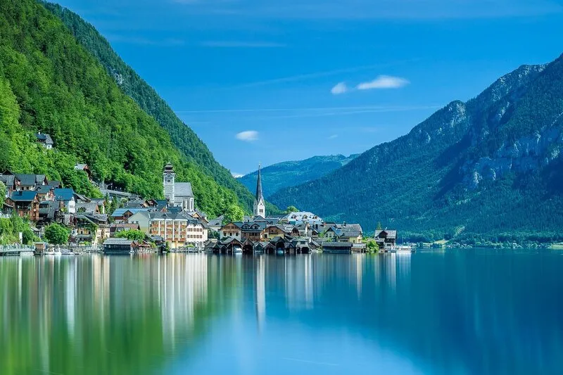 Hallstatt, thị trấn ven hồ đẹp nhất thế giới tại Áo