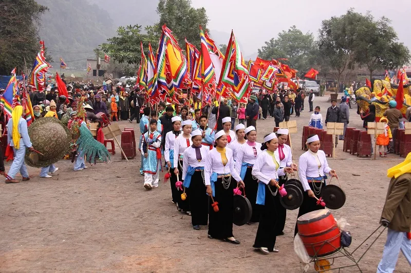 Hành hương Chùa Tiên Hòa Bình có kiến trúc nhà sàn độc đáo