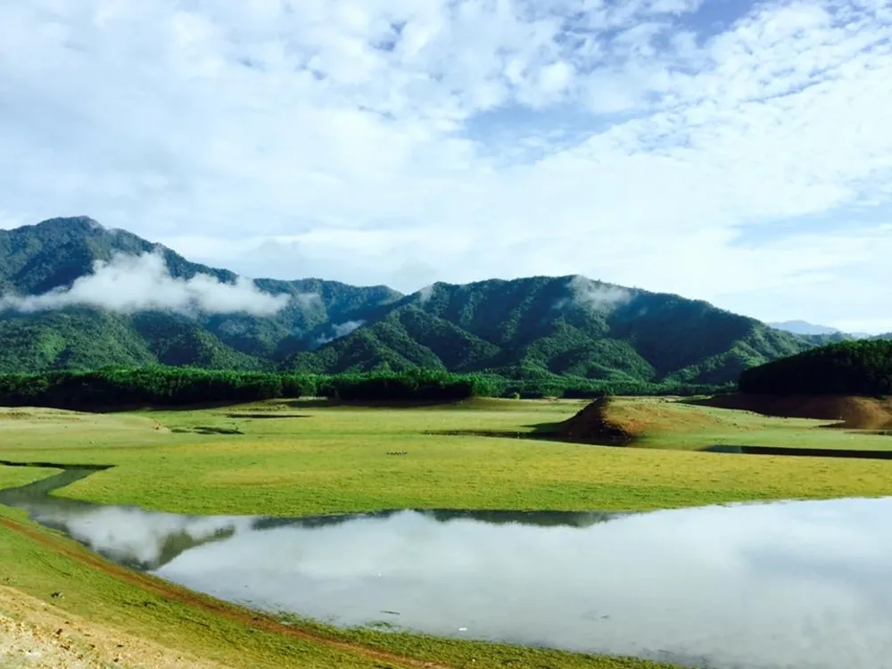 Hồ Hòa Trung – Khám phá nét đẹp thiên nhiên thơ mộng tại Đà Nẵng